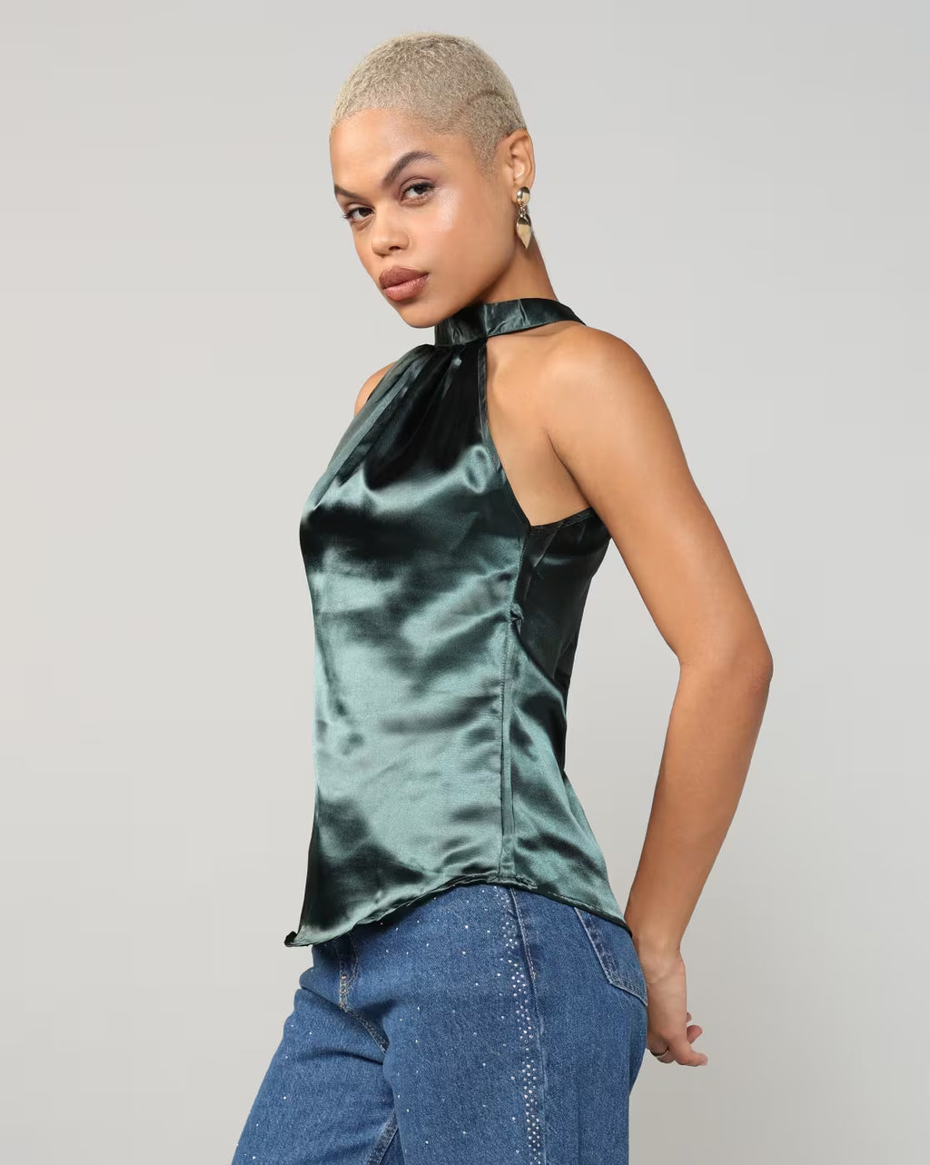 Dressbees Party Halter Neck Pleated Sleeveless Curved Hem Fitted Top |