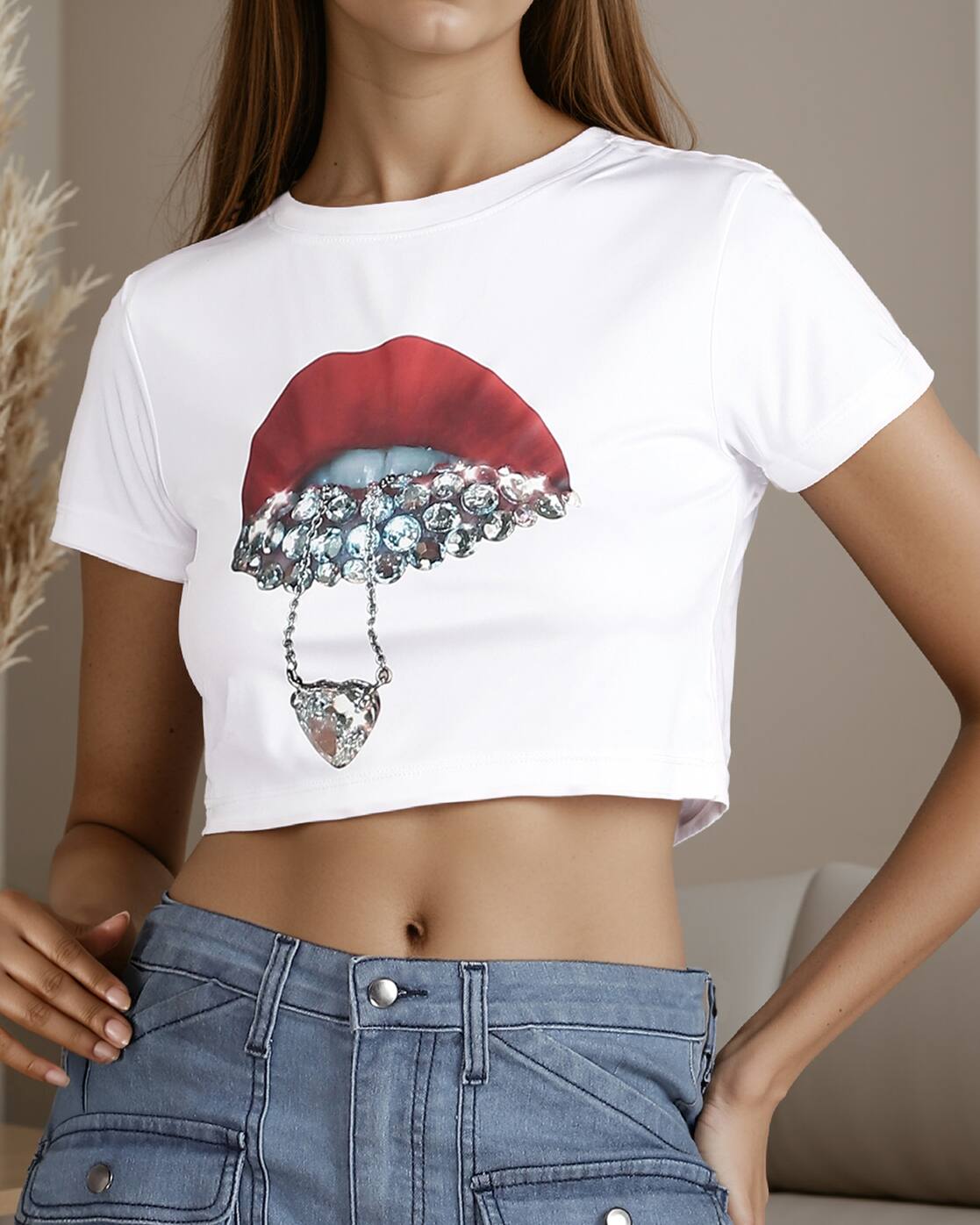 Fitted Short Sleeve Graphic Chest Print Crop Crew Tshirt